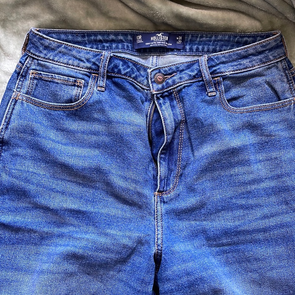Curvy Ultra High-Rise Mom Jeans